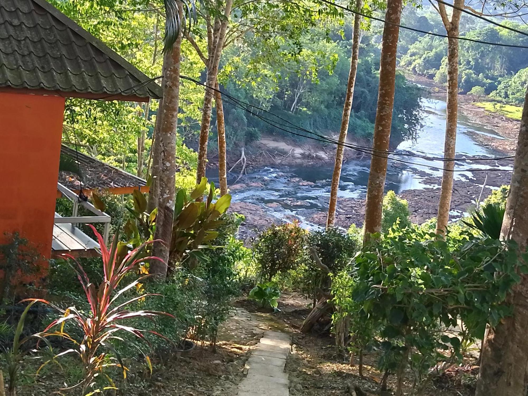 ภูริรักษ์ โฮมสเตย์ Ban Pha Saeng Lang Buitenkant foto
